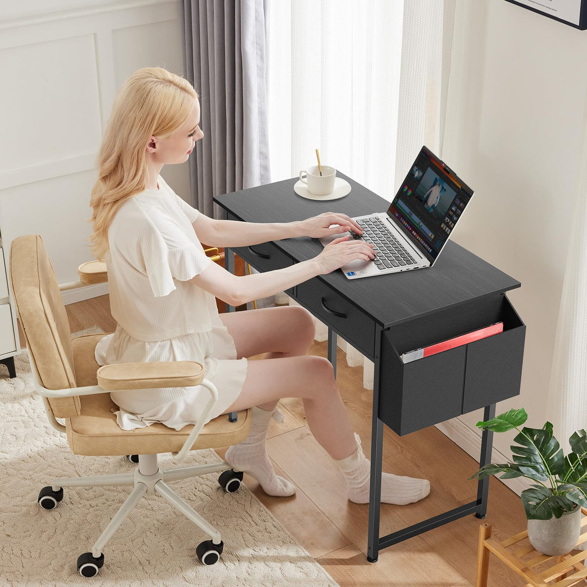 32" Black Computer Desk with Drawers Y70412
