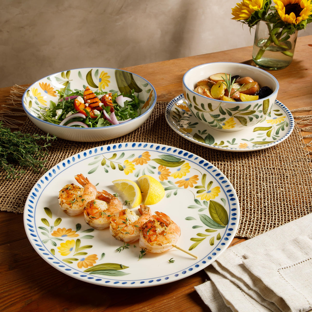 Hand Painted Stoneware Floral Dinnerware Set, Service for Four (16pcs) A722821