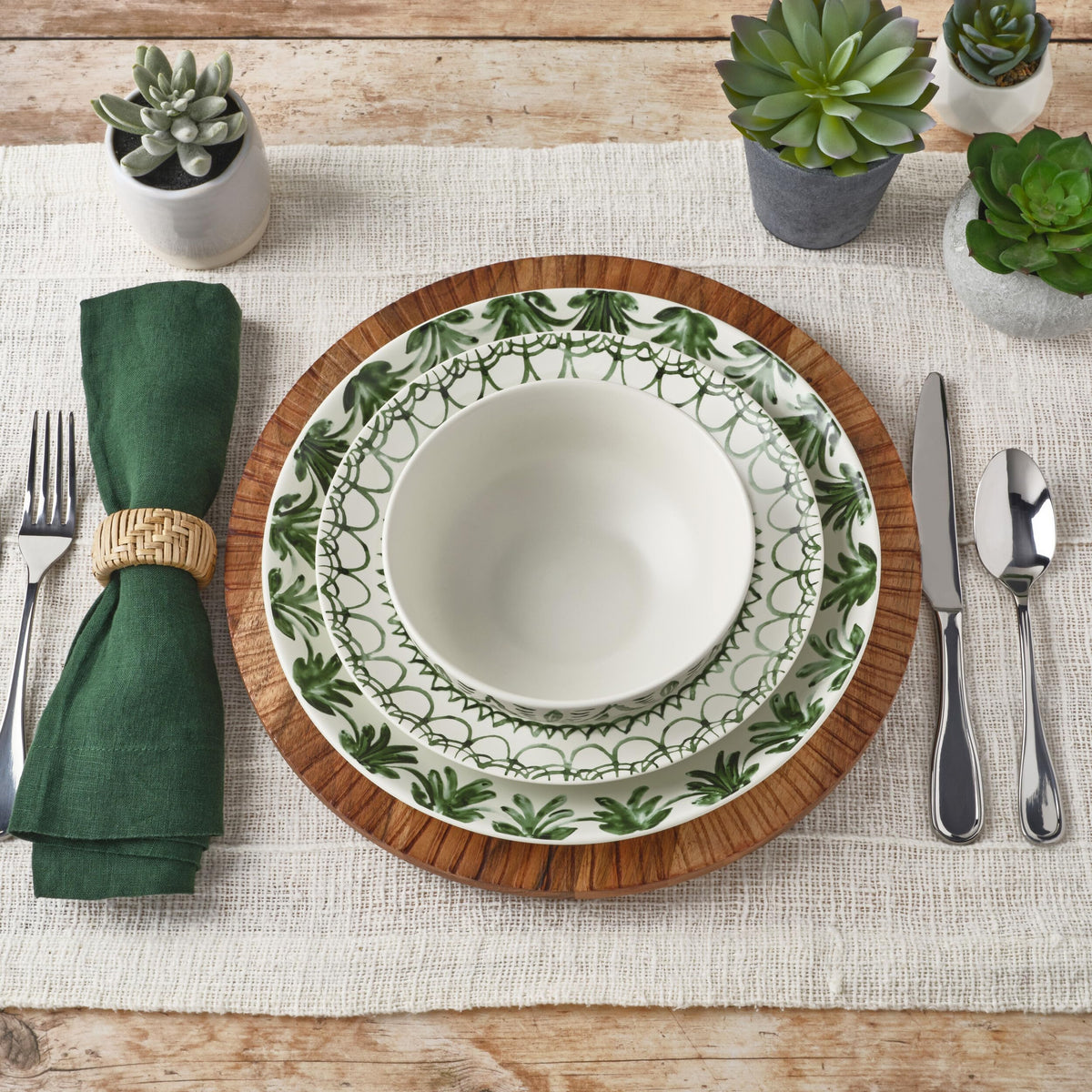 Green 12-Piece Stoneware Dinnerware Set Z3992