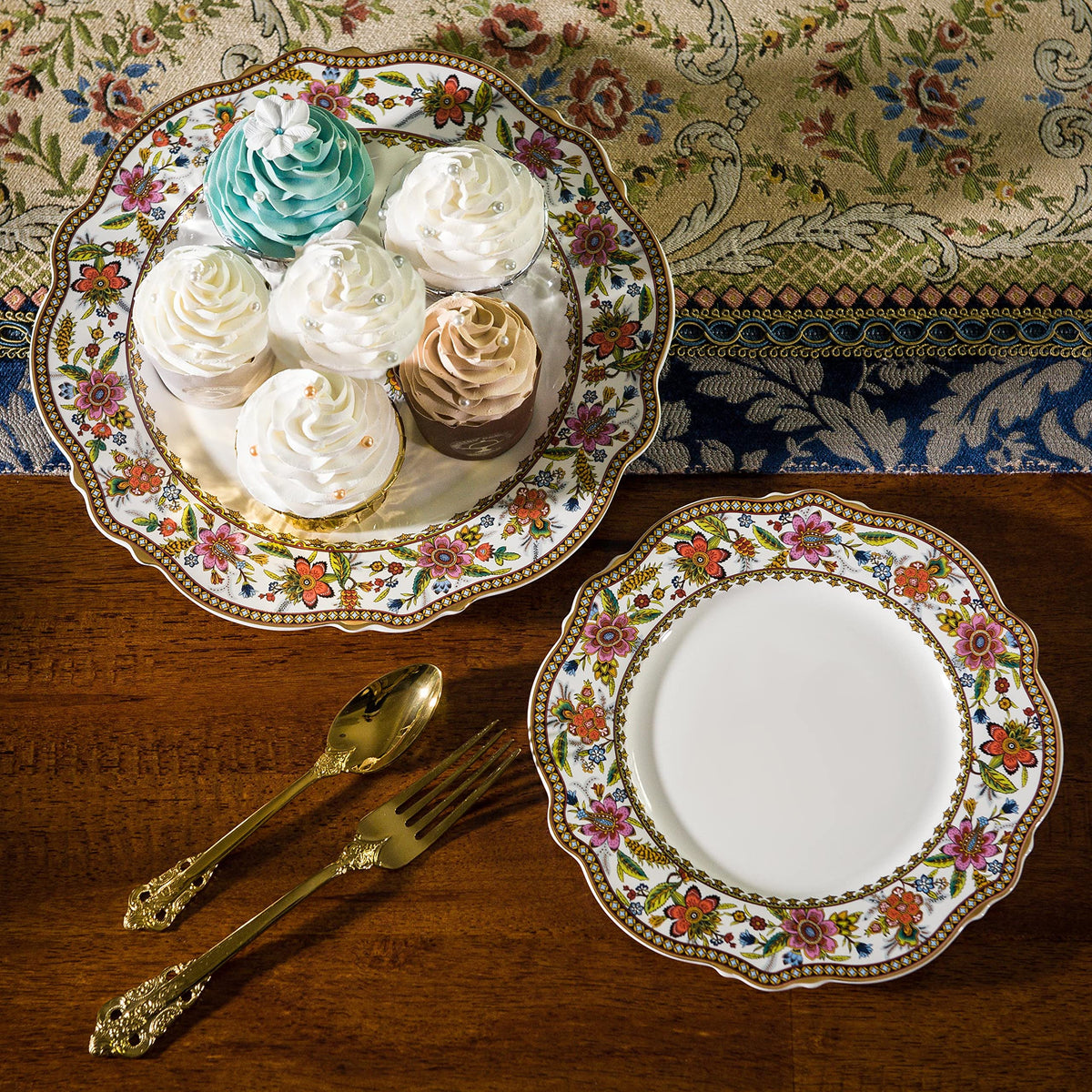 Fine China 12-Piece Dinnerware Set for 4 with 24K Gold Trim P725392